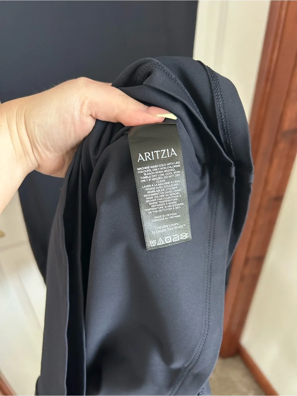 Aritzia NWOT Navy Sleeveless Contour Seamless Sheath Dres